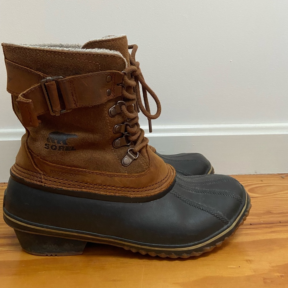 Sorel Fancy Lace Winter Boots size 10
